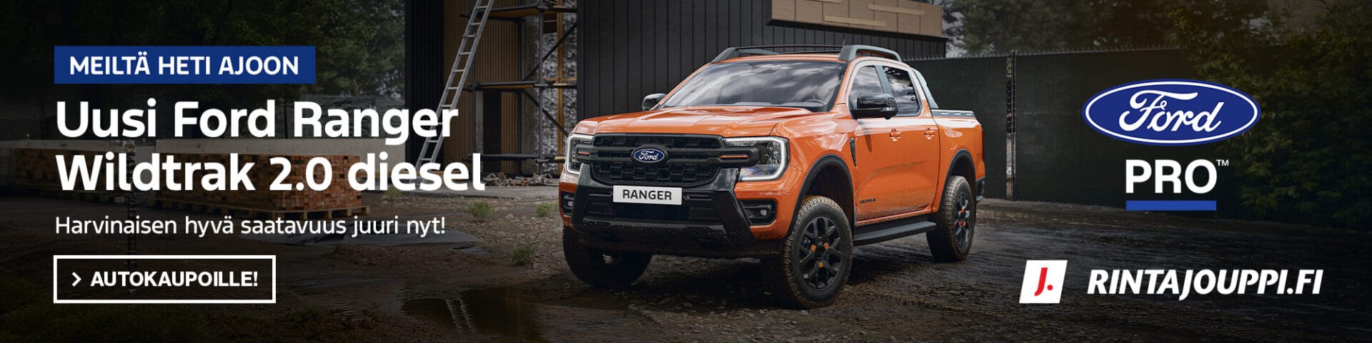 Uusi Ford Ranger Wildtrak 2.0 diesel oranssina työmaan edustalla. Harvinaisen hyvä saatavuus juuri nyt J. Rinta-Joupilla.